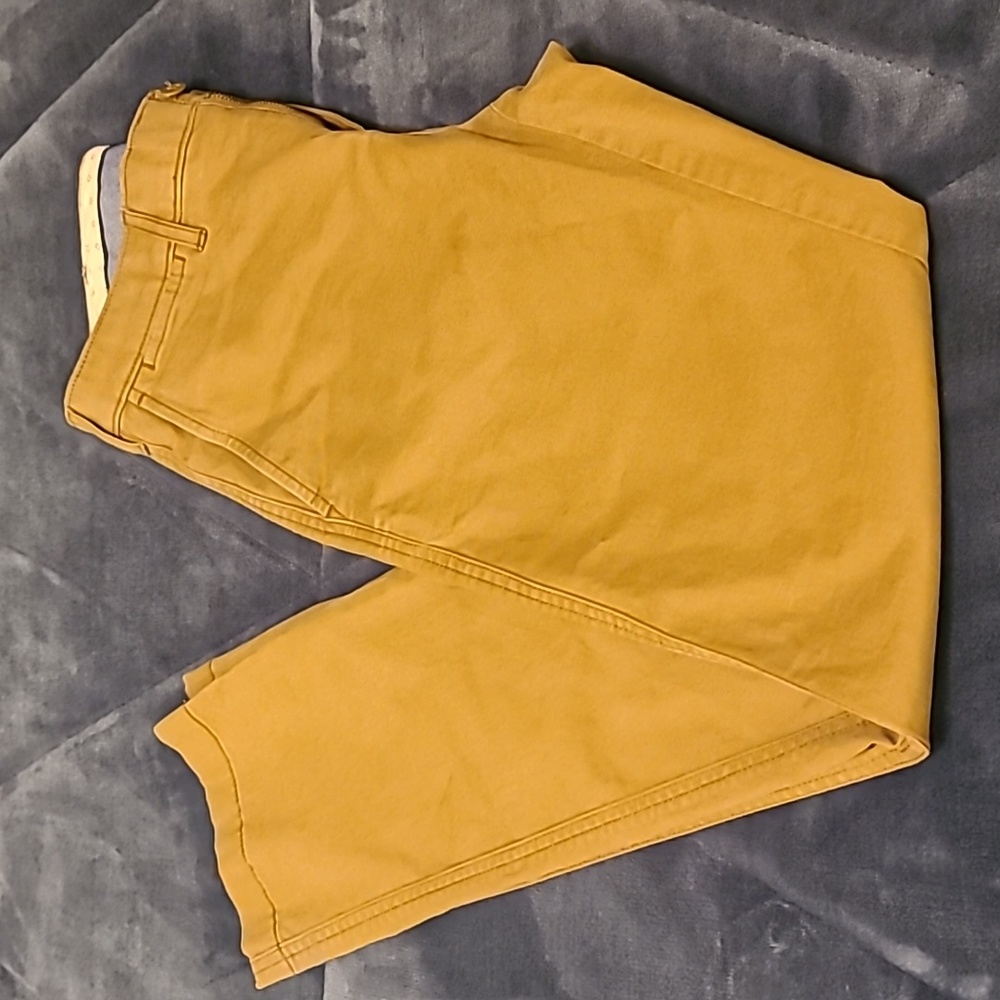 28x30 Cremieux comfort stretch soho slim khaki pants